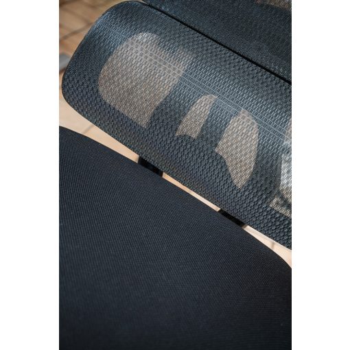 Famora modern szürke hálós forgószék deréktámasszal és fejtámlával