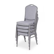 Szürke rakásolható konferenciaszék egymásra rakva