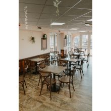 Cross Back esküvői polipropilén szék - dió