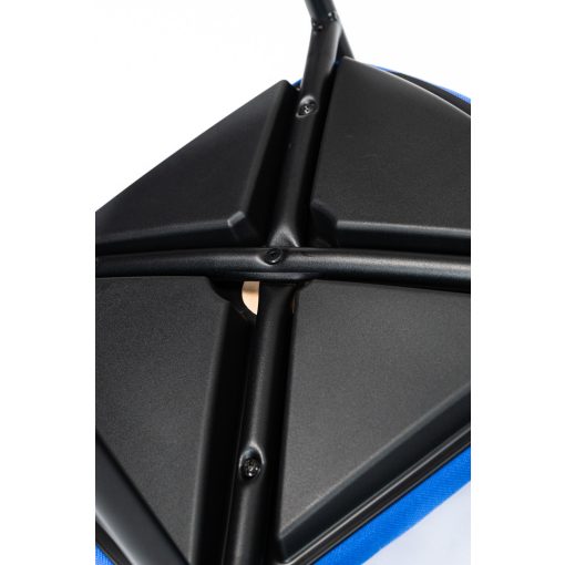 Styl karfás rakásolható szék - piros színben